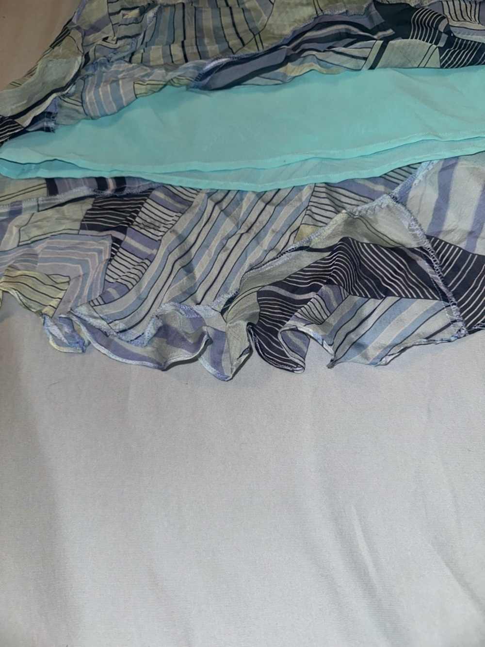 Dana Buchman classic silk lined size 10 flounce slightly asymmetrical - Picture 6 of 9